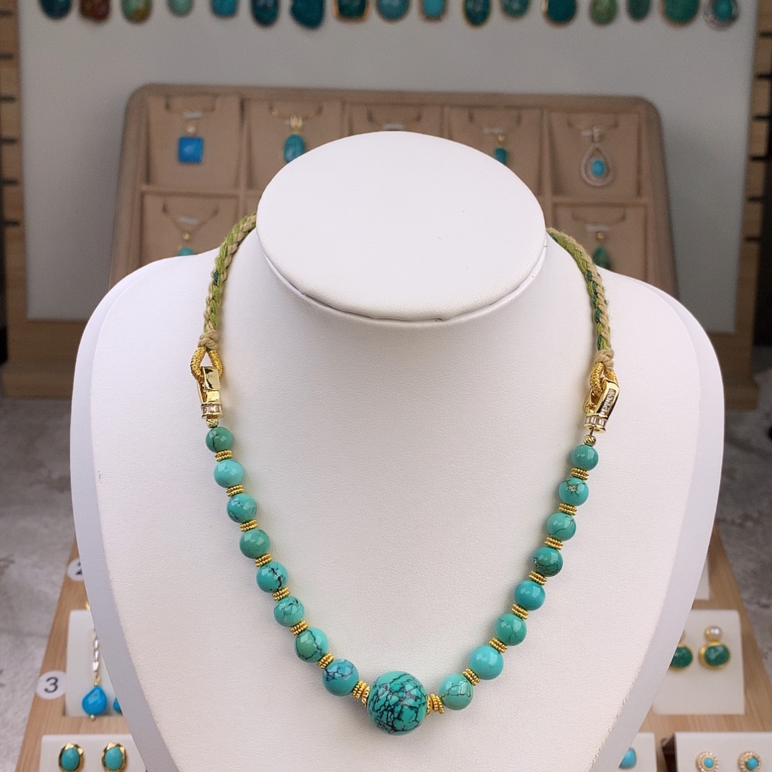 绿松石未镶嵌颈饰