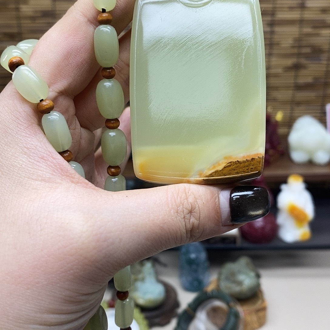 和田玉未镶嵌颈饰