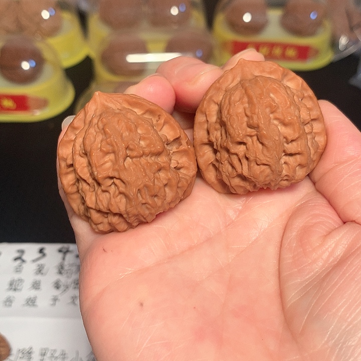 文玩核桃吊坠38尺梨木台