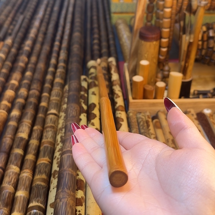 含***颠实心玉竹手把件盘玩棍