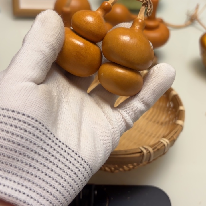 岁***饰天然手捻老皮葫芦