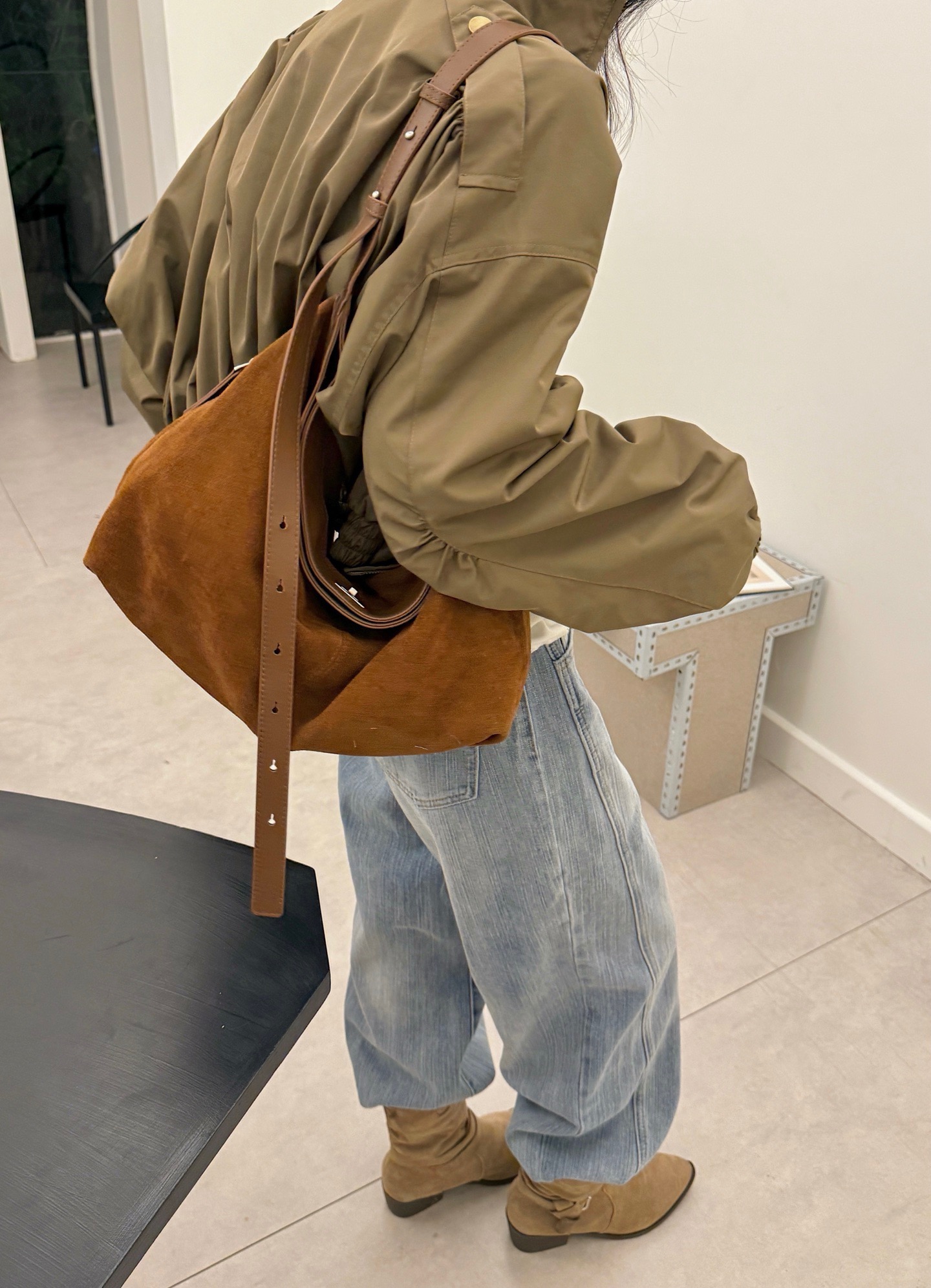 秋冬新品高级感磨砂牛皮hobo包腋下包百搭通勤大容量托特单肩斜挎