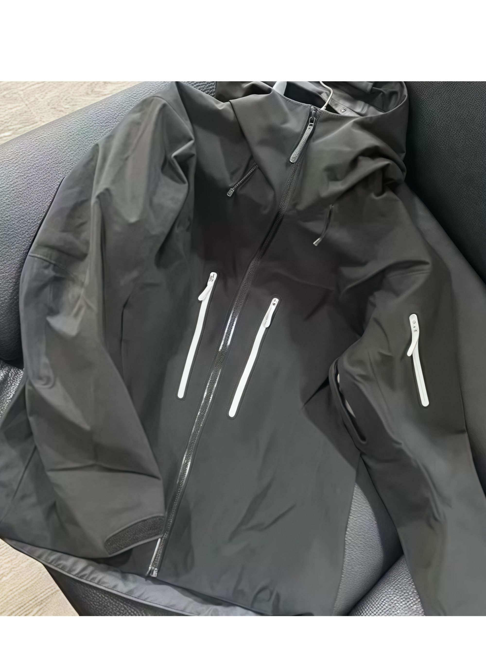 户外硬壳全压胶防风防水连帽冲锋衣男女款运动透气情侣款