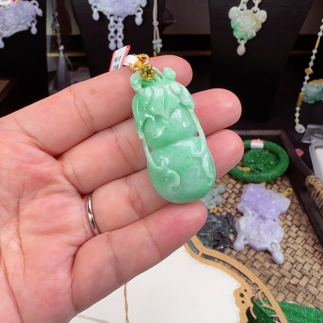 翡翠颈饰未镶嵌仿古