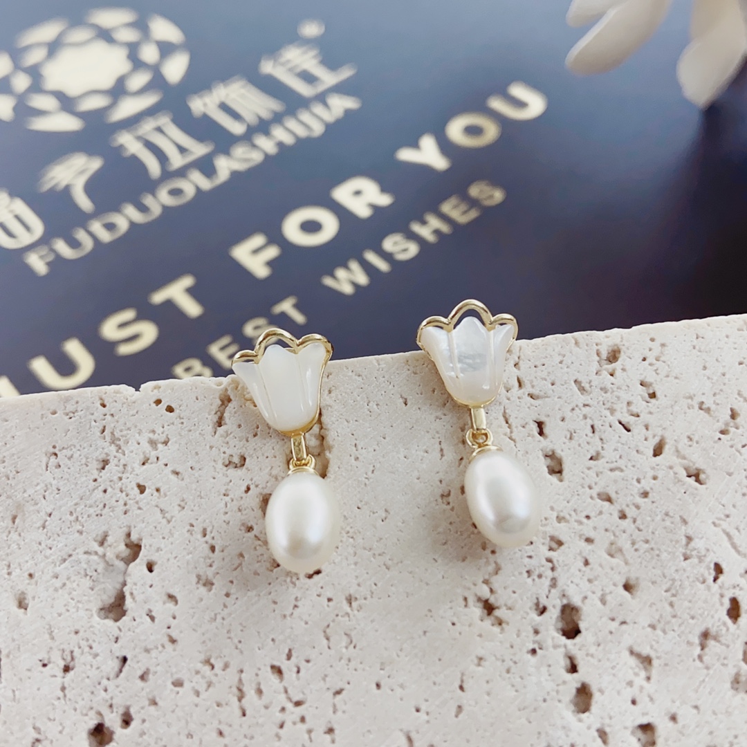 铜合金耳饰 玉兰花开耳钉货号：ED060231