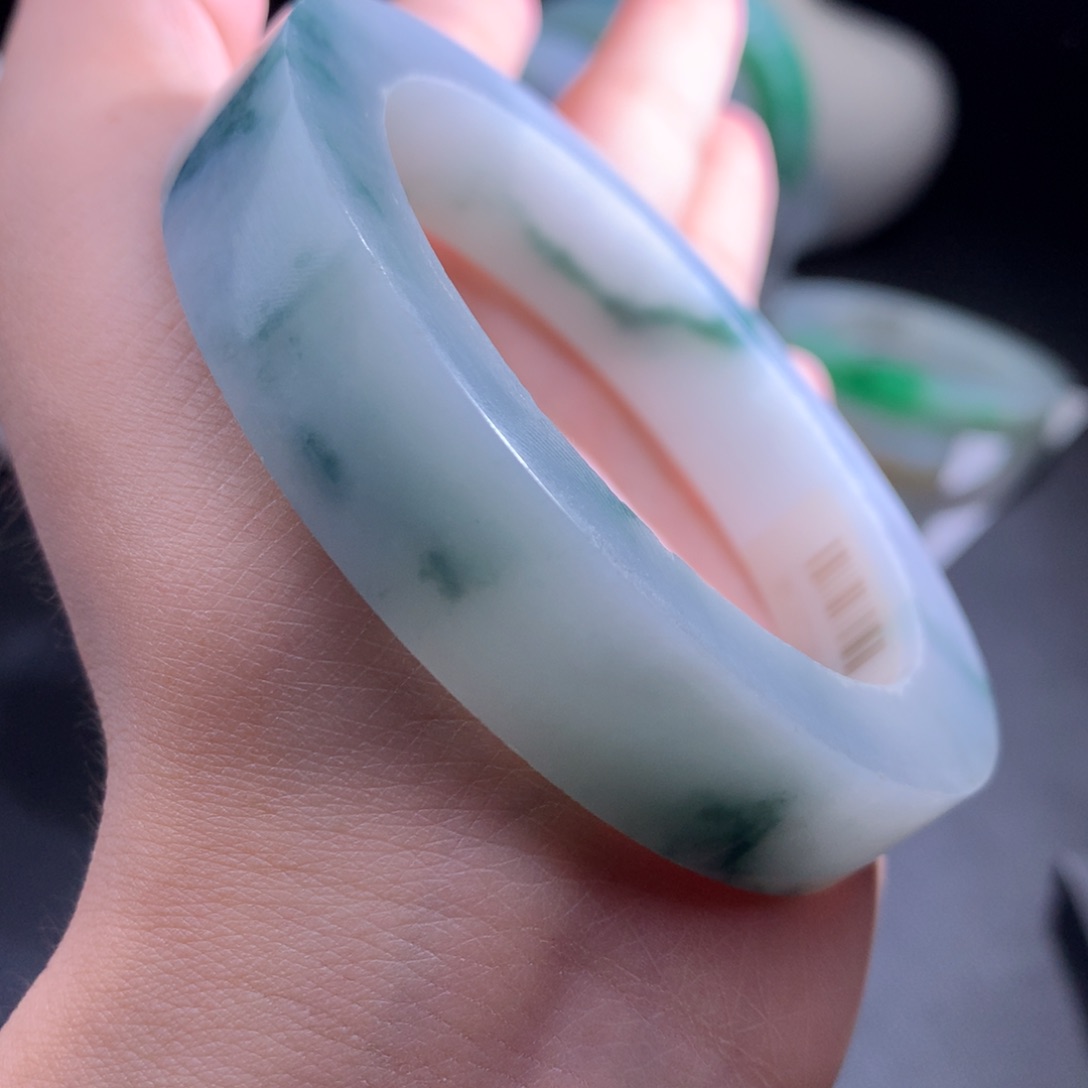 未镶嵌翡翠定制翡翠牛奶飘花