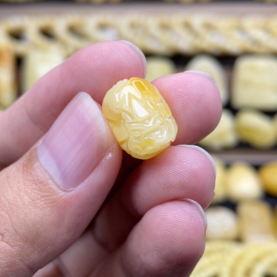琥珀未镶嵌裸石琥珀蜜蜡
