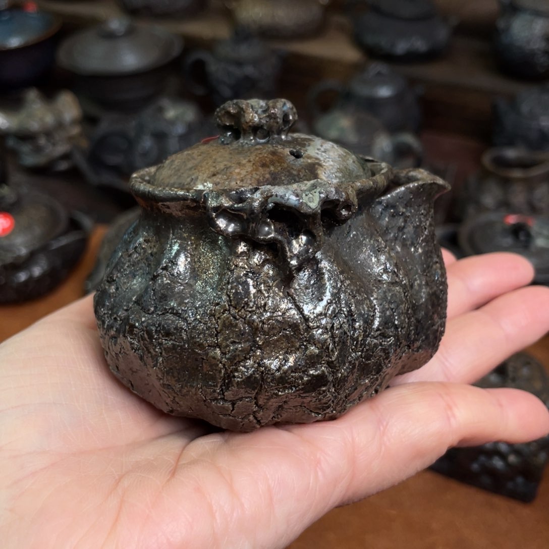 壶手工玫瑰金彩爆裂纹宝瓶