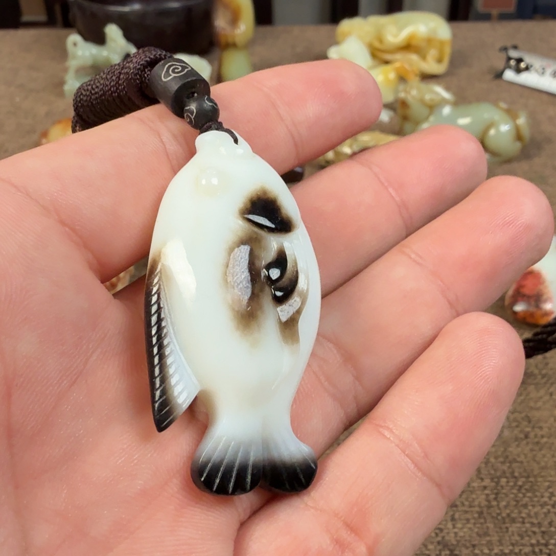 聽***主和田玉（糖玉）未镶嵌珠宝半成品