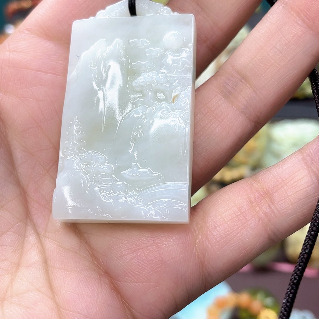 蛇纹石玉颈饰未镶嵌