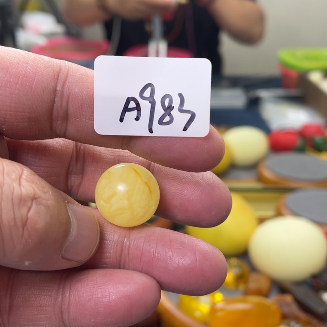 手链琥珀未镶嵌多样性发，发其中一件