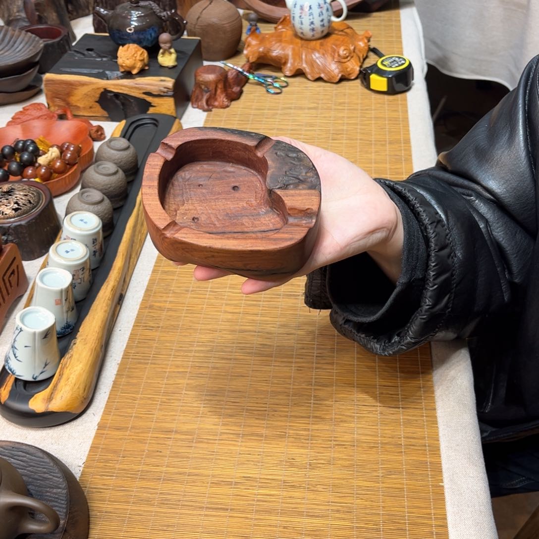 老挝酸枝木随形烟灰缸