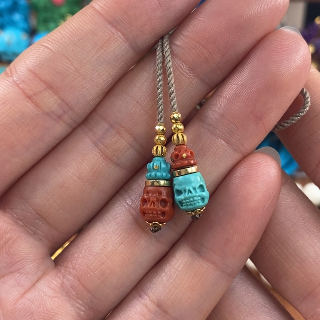 绿松石未镶嵌。国王王后弟子珠