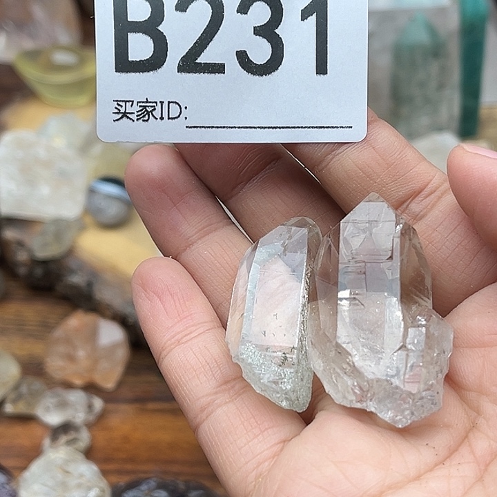 呵***呵水晶未镶嵌珠宝半成品默认微瑕