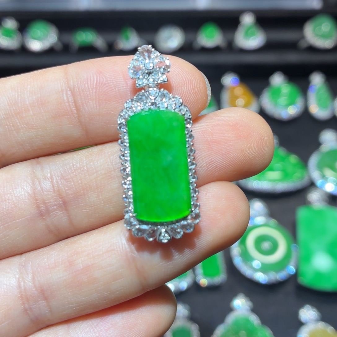 翡翠18K金镶嵌吊坠(不含链)翡翠