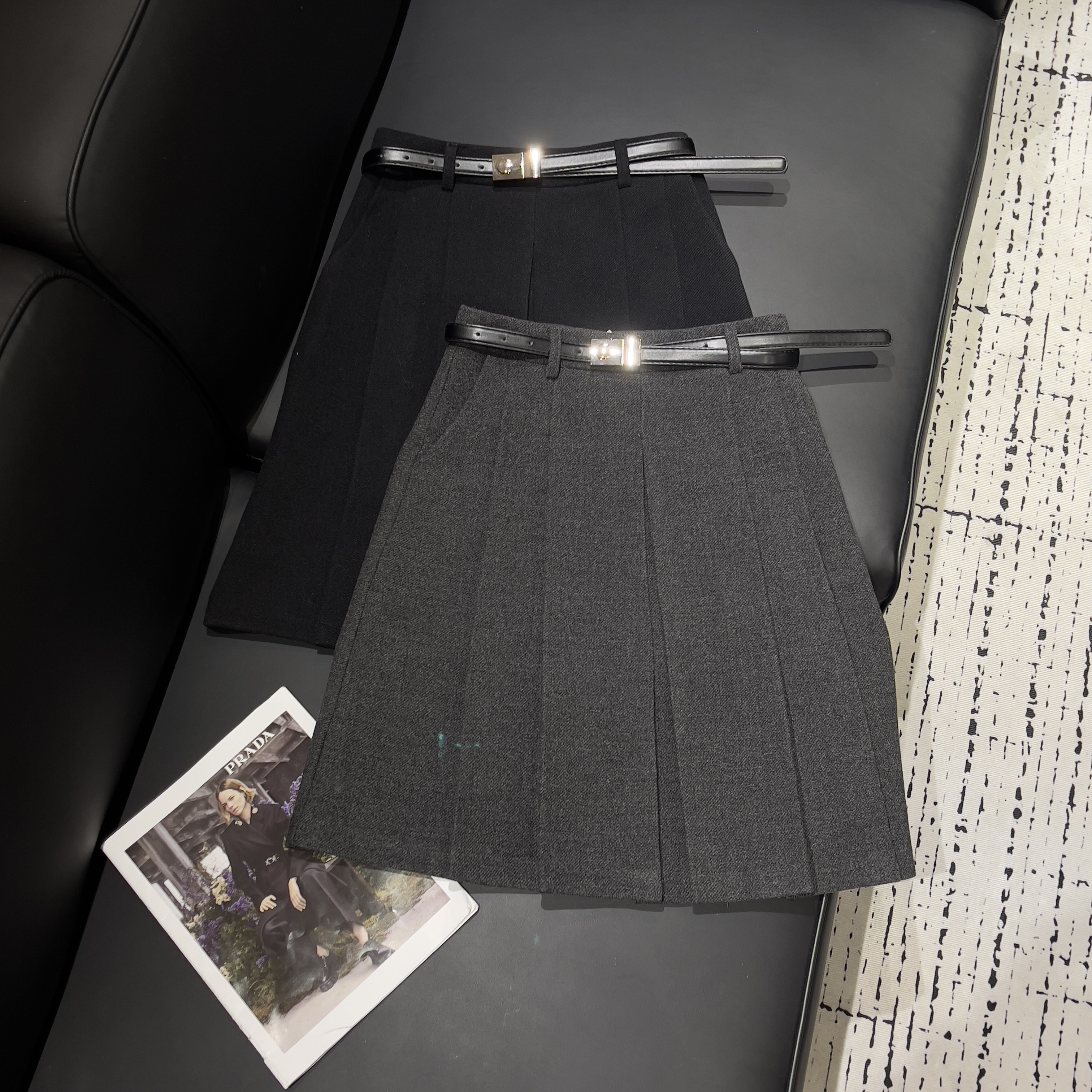 KW【又挖到宝】南油新款学院风高腰显瘦A字百褶半身裙秋冬中长裙