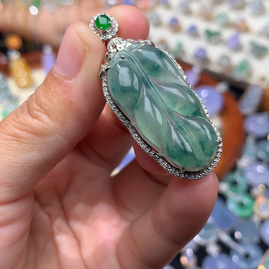 吊坠(不含链)18K金镶嵌翡翠