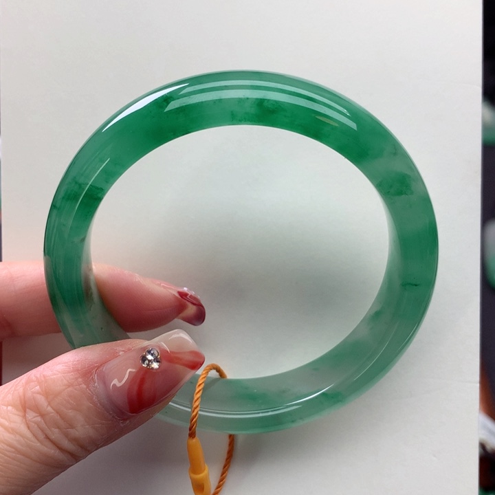 石英质玉手镯未镶嵌小**得