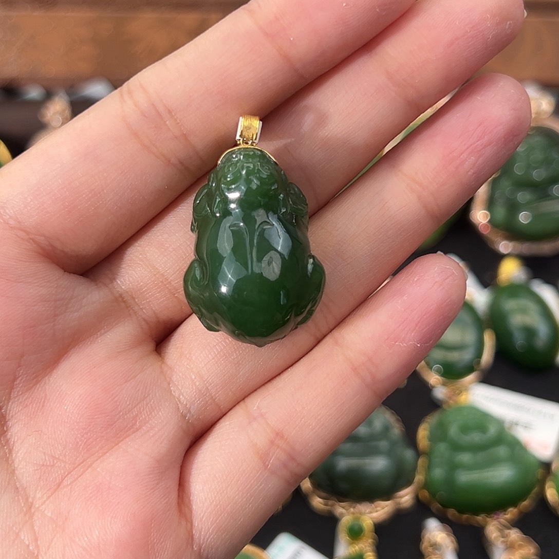 和田玉（碧玉）18K金镶嵌颈饰