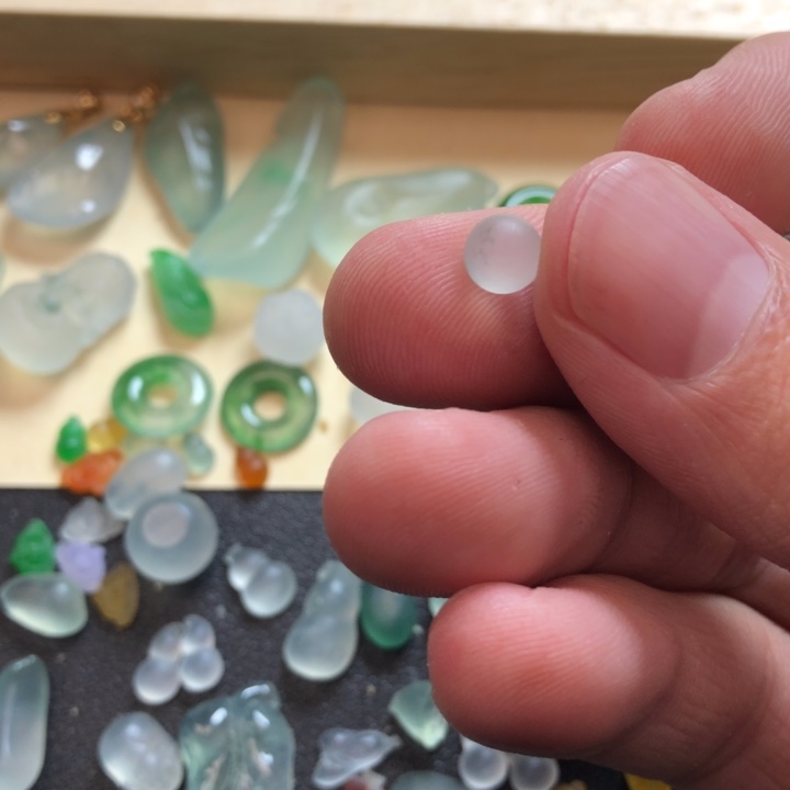 定制翡翠未镶嵌挂件