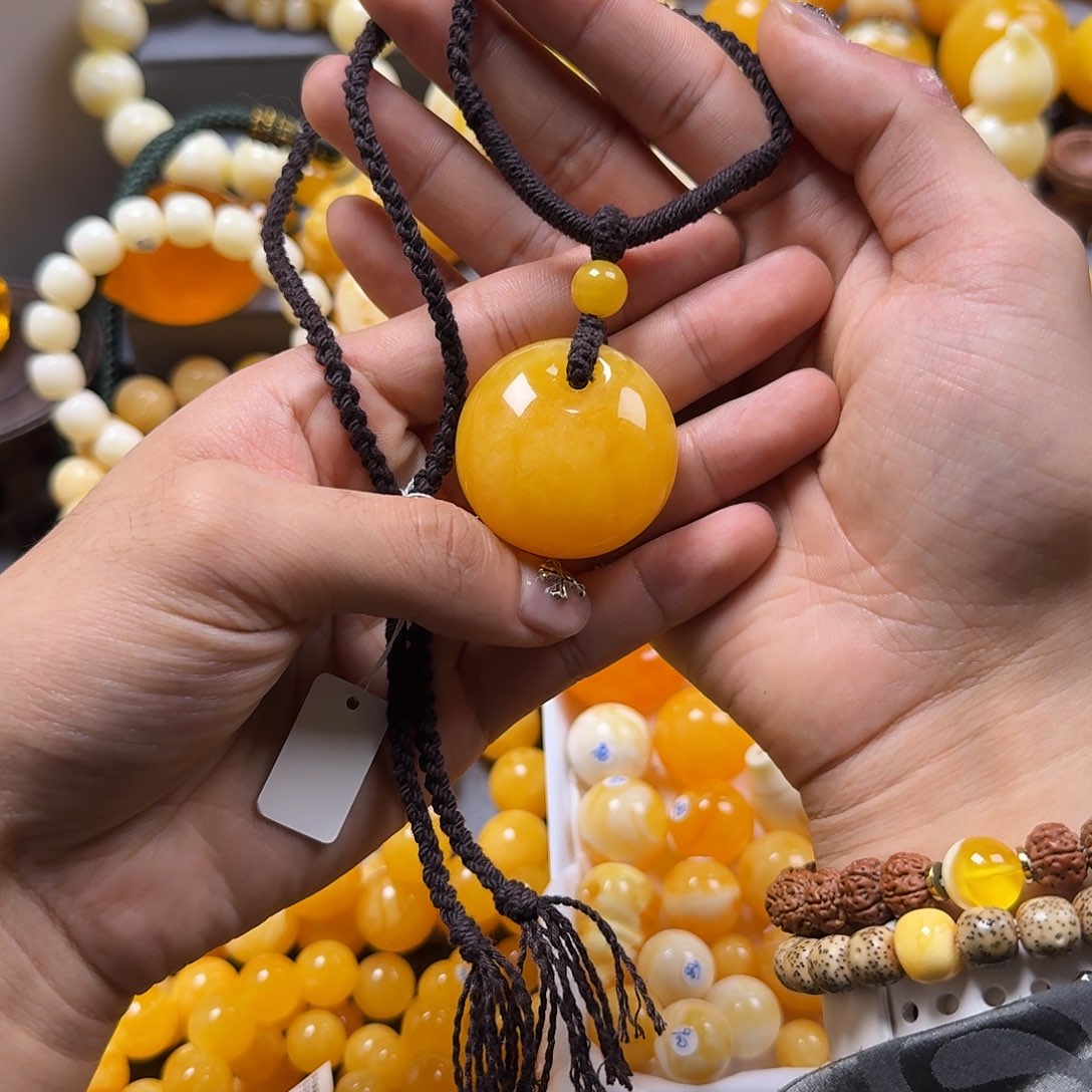 琥珀珠宝奇石未镶嵌公主扣