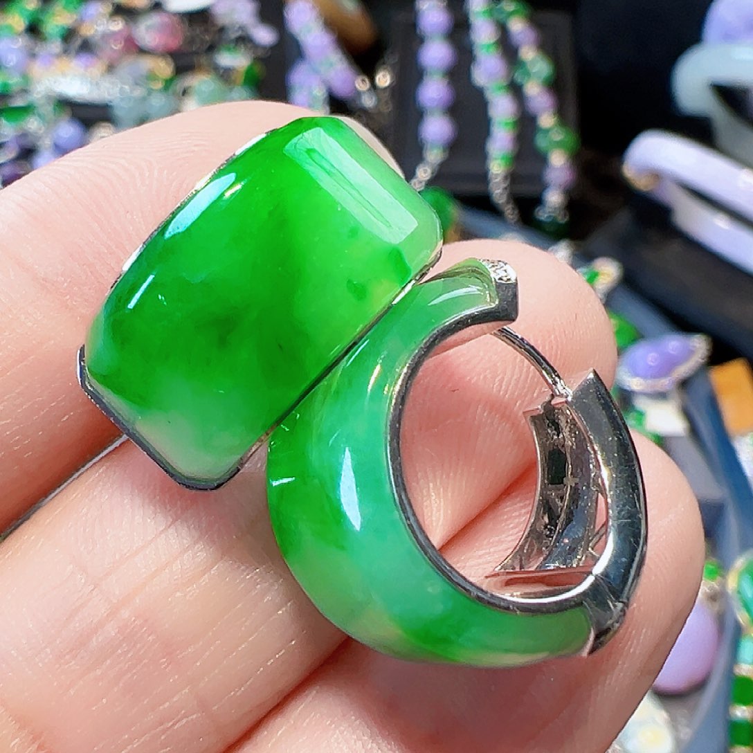 翡翠耳饰18K金镶嵌签收后24小时鉴赏期