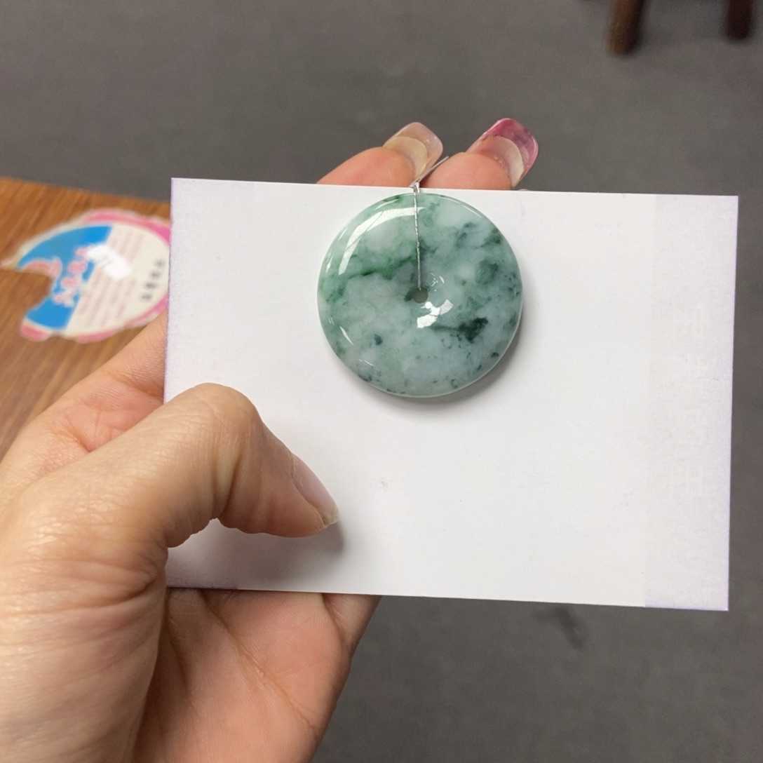 翡翠颈饰未镶嵌天然翡翠