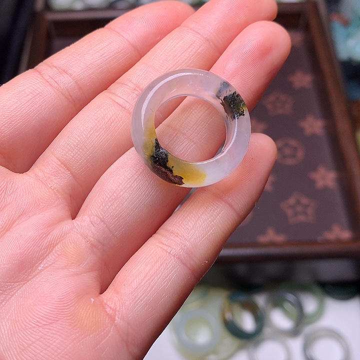 未镶嵌戒指透闪石质玉