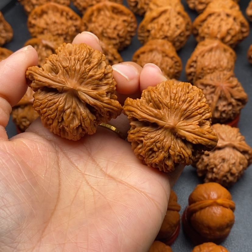 【闪购商品】文玩核桃把件44虎头