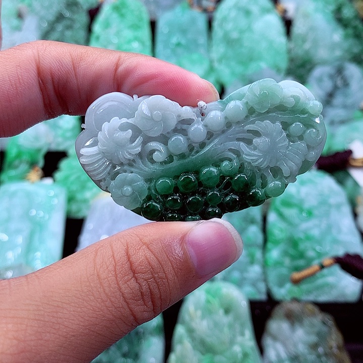 吊坠(不含链)未镶嵌翡翠