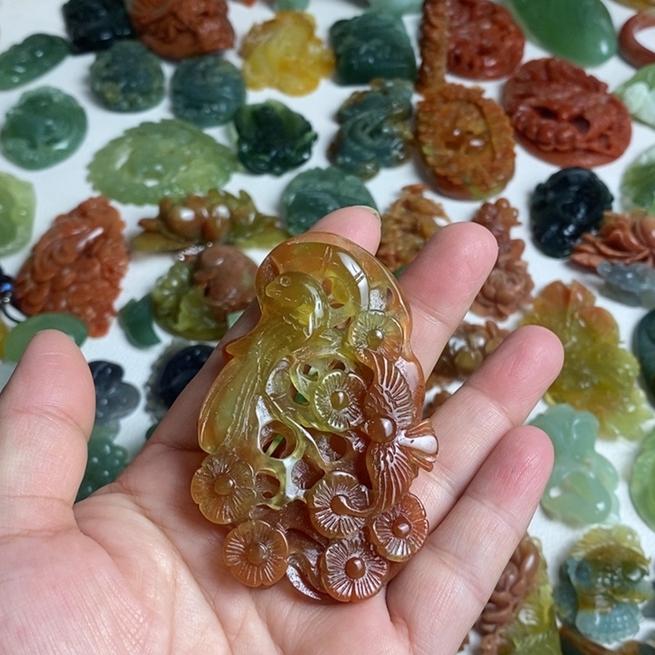 蛇纹石玉颈饰未镶嵌