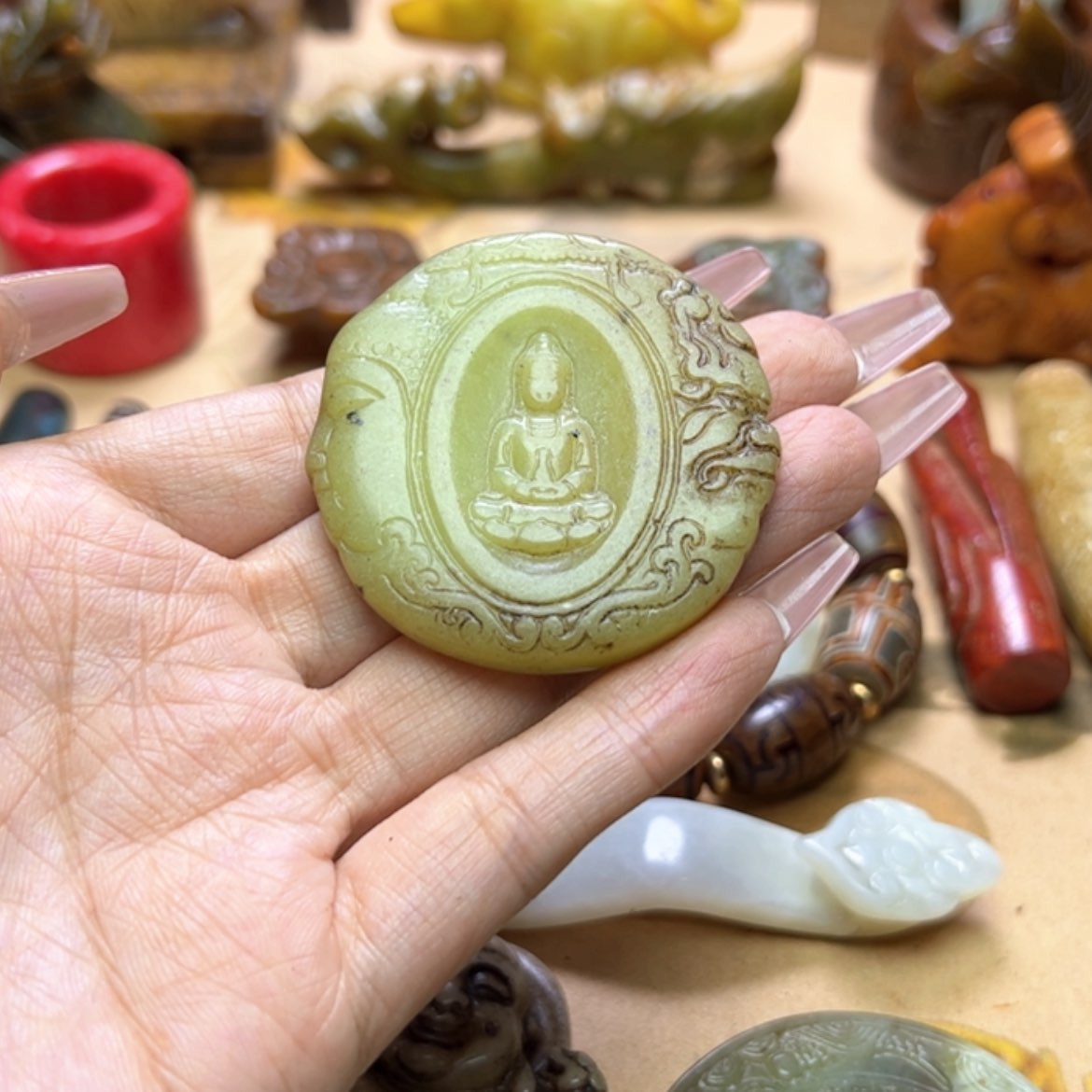 【闪购商品】蛇纹石玉颈饰未镶嵌
