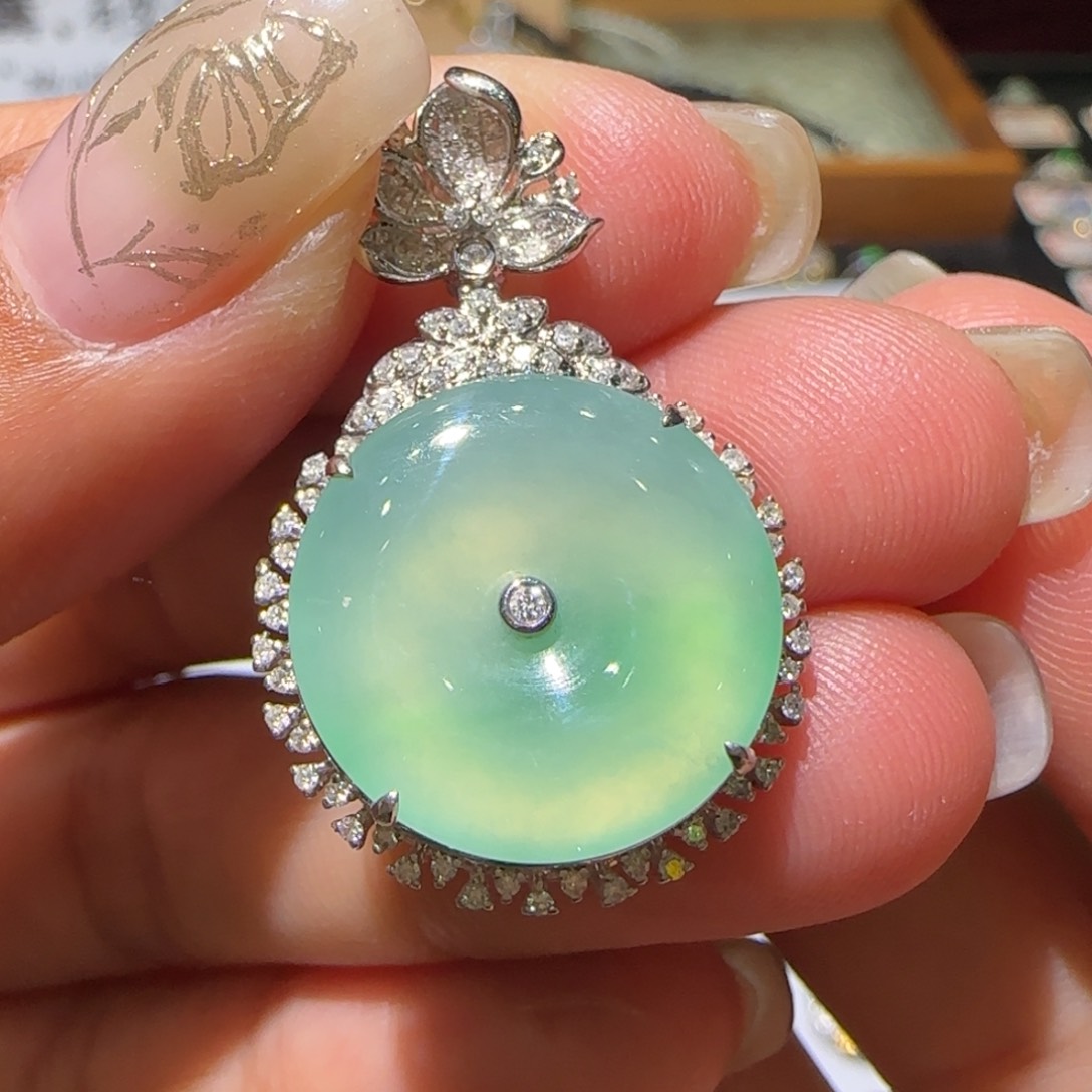 【闪购商品】翡翠颈饰18K金镶嵌天然