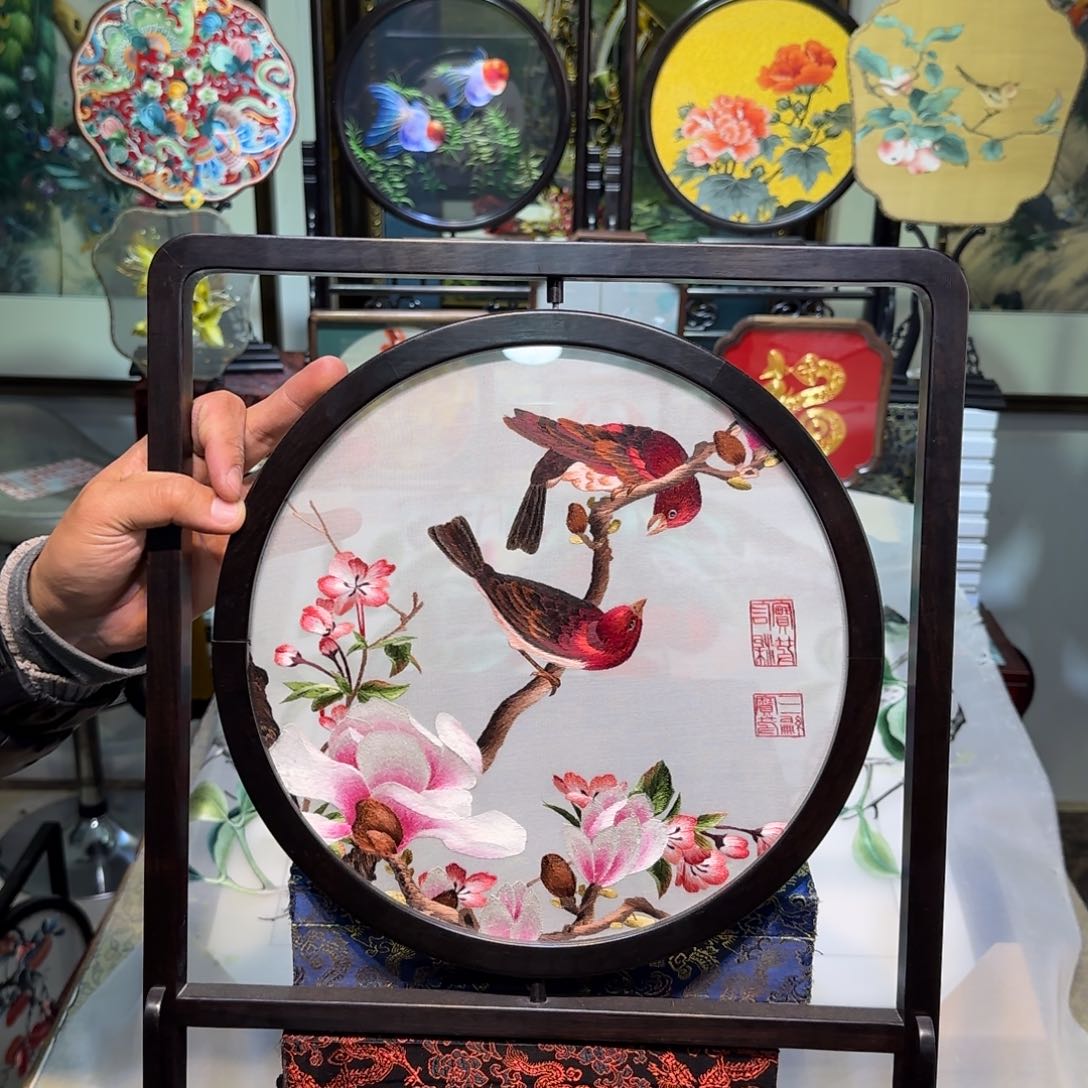 刺绣刺绣工艺精湛