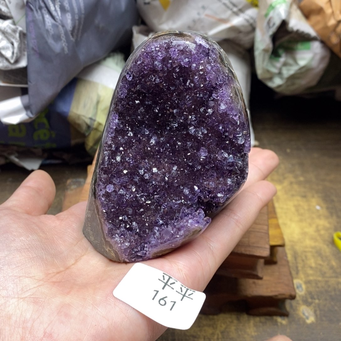 紫晶乌拉圭未镶嵌