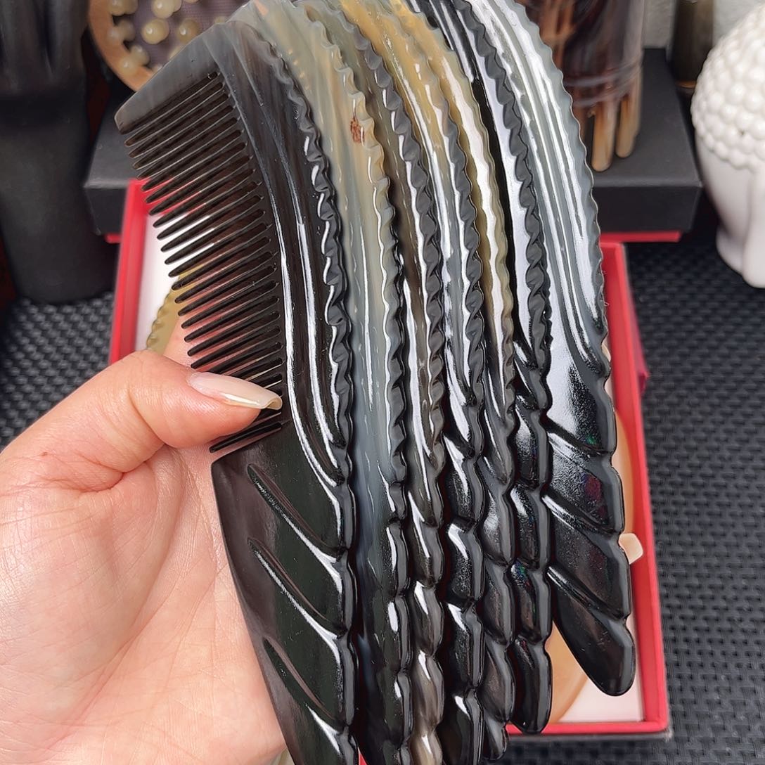 手工制作纯牛角梳子