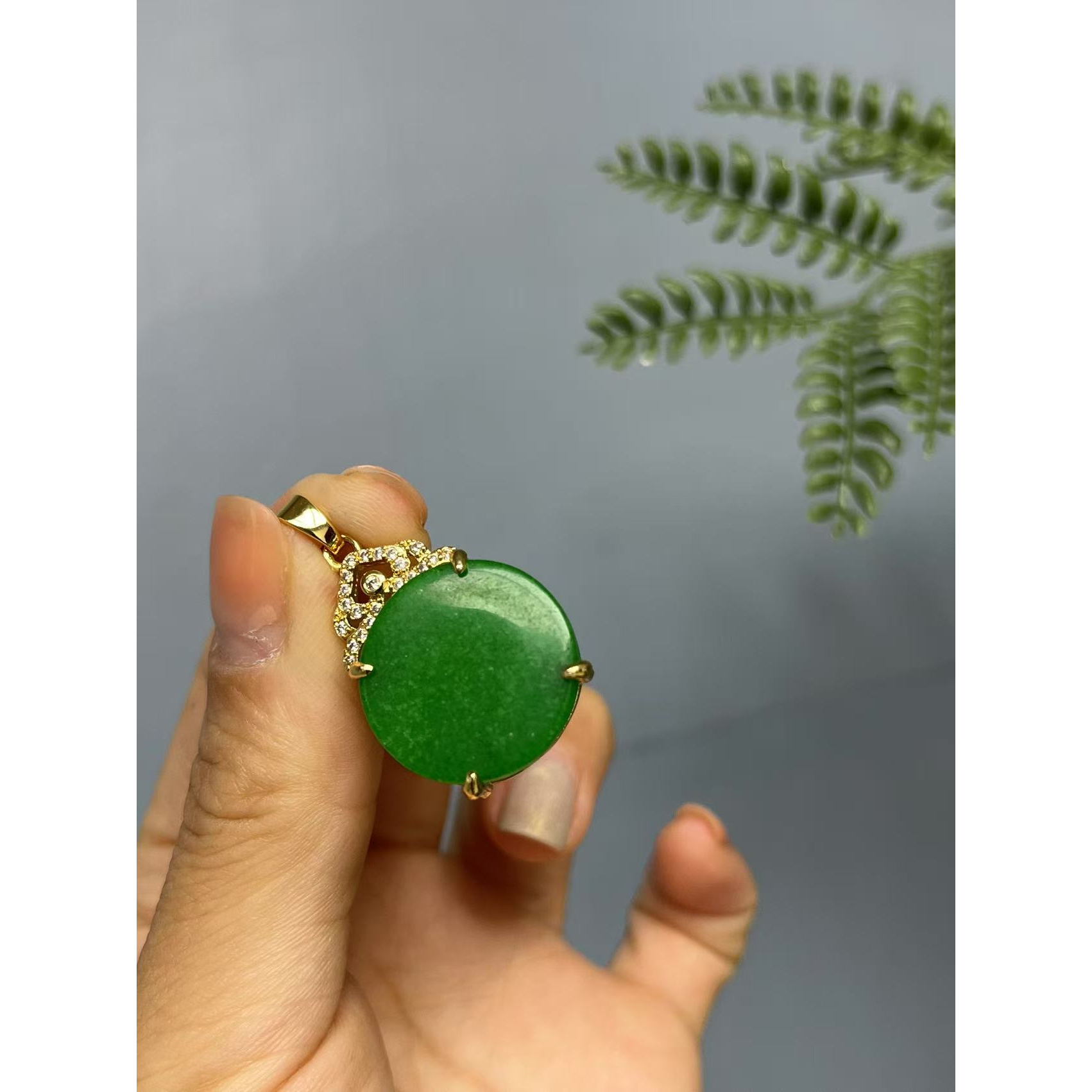 易安diy严选辣绿祥云圆牌吊坠