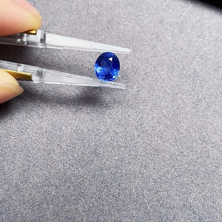 蓝宝石裸石2.09ct无烧矢车菊蓝宝石