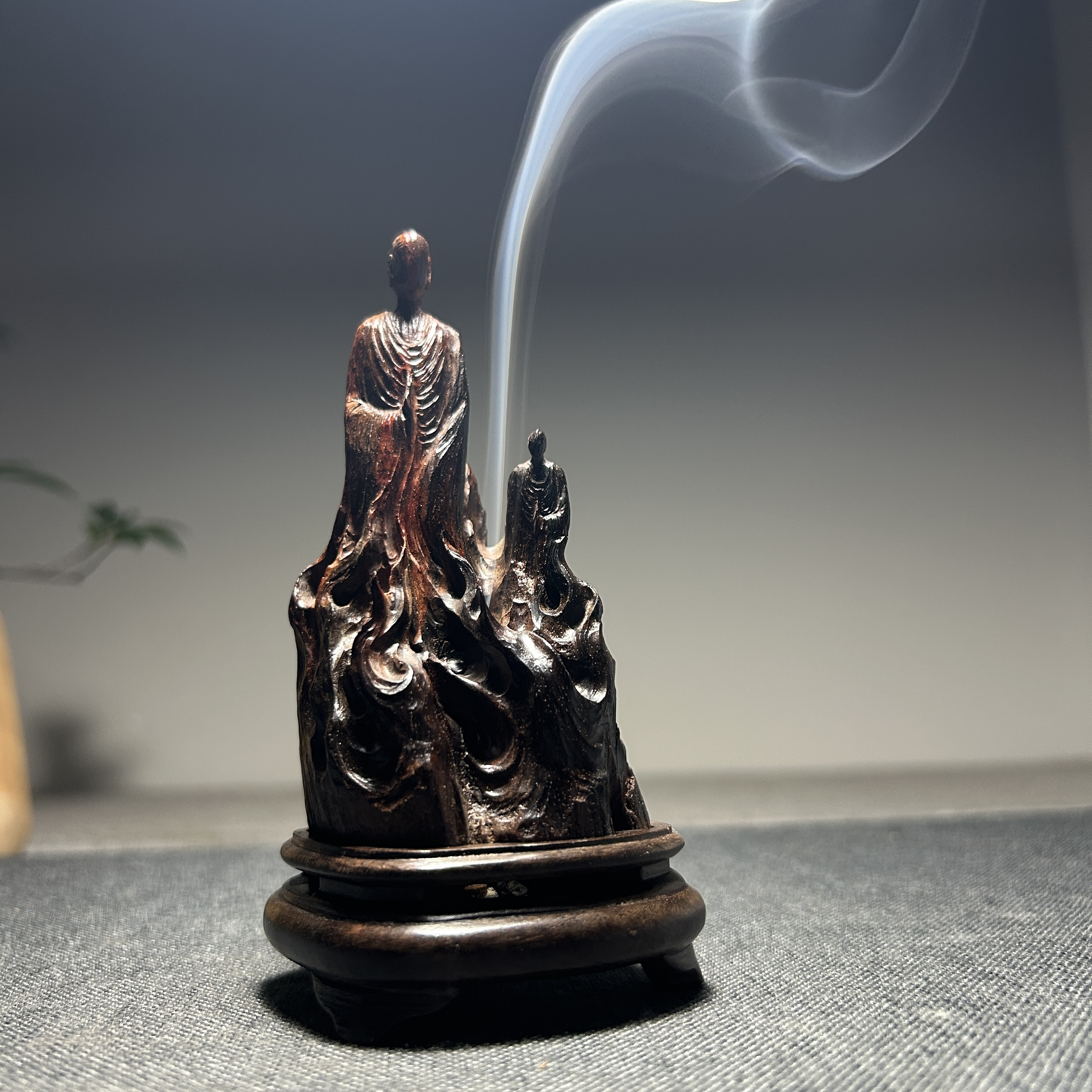 红酸枝意境小摆件 一体雕刻香炉
