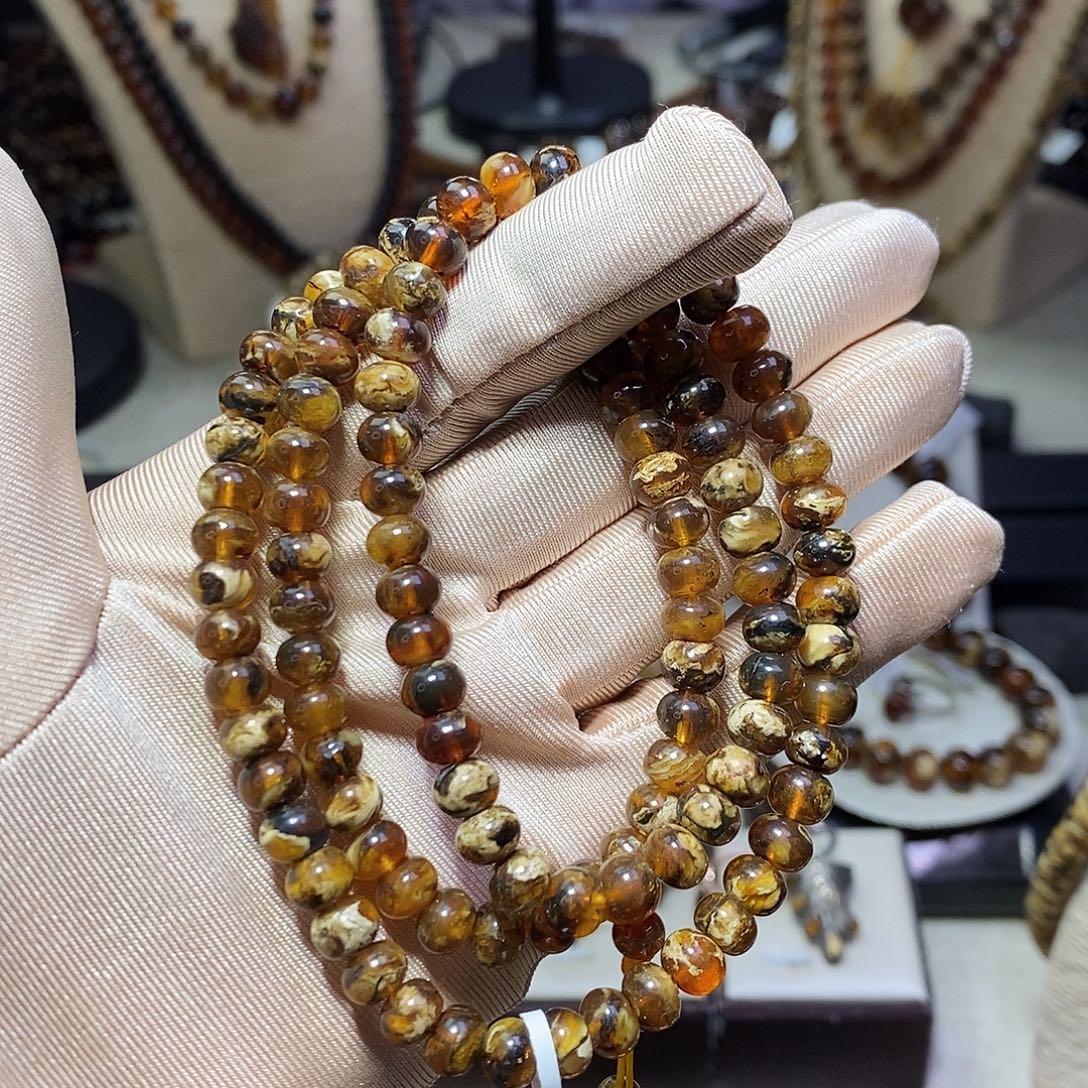 琥珀未镶嵌裸石溶洞7