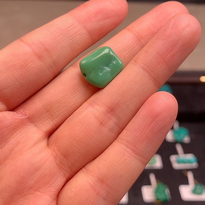 南红玛瑙未镶嵌珠宝奇石