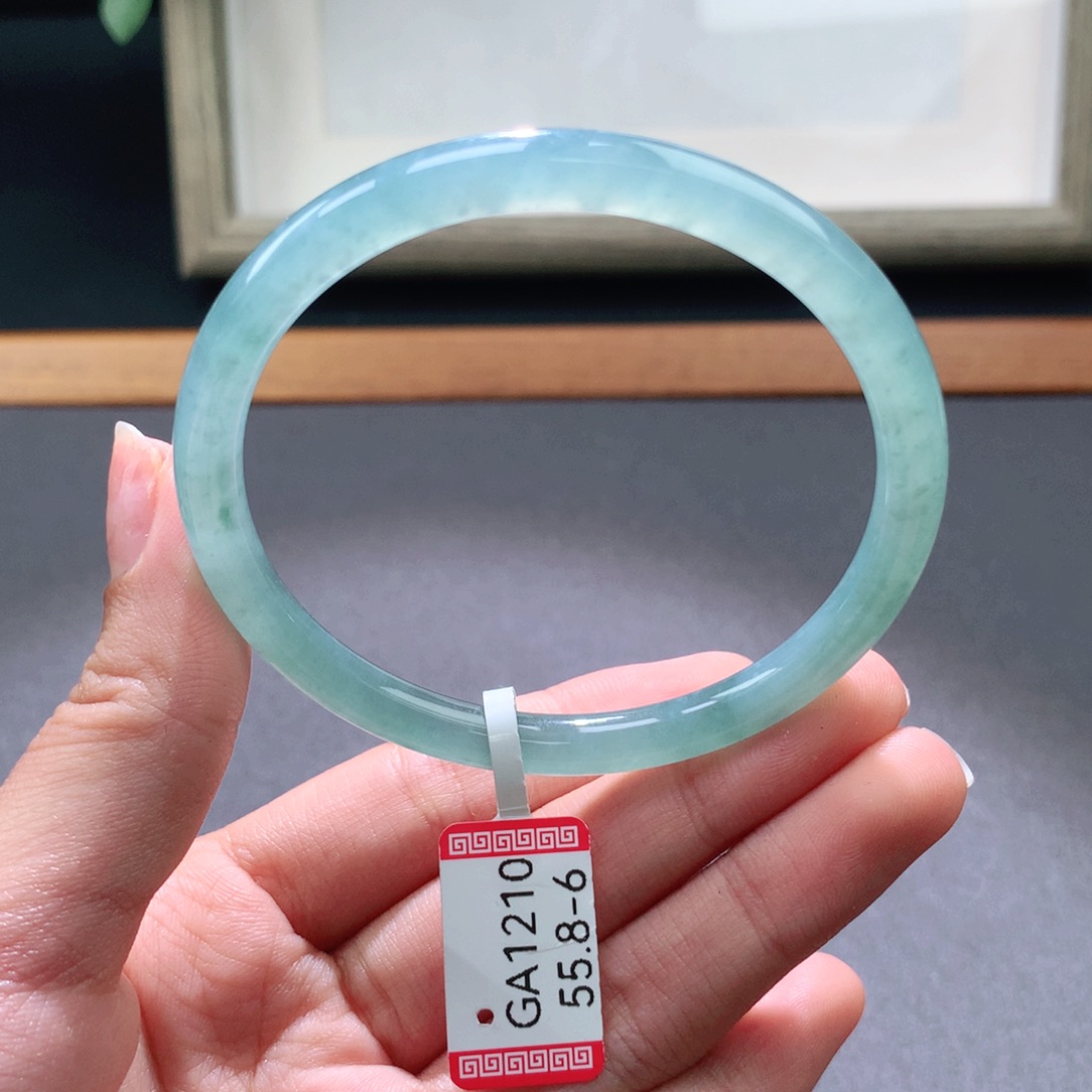 翡翠手镯未镶嵌天然翡翠手镯叮当镯