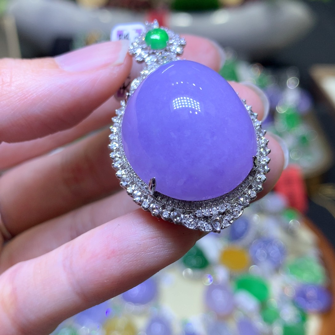 【闪购商品】翡翠颈饰18K金镶嵌翡翠吊坠项链