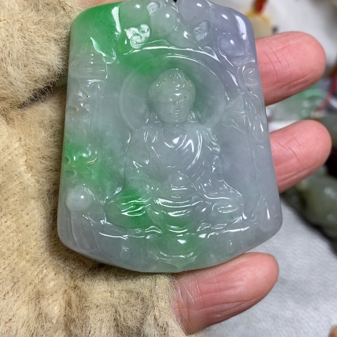 佛***…和田玉（糖玉）未镶嵌颈饰