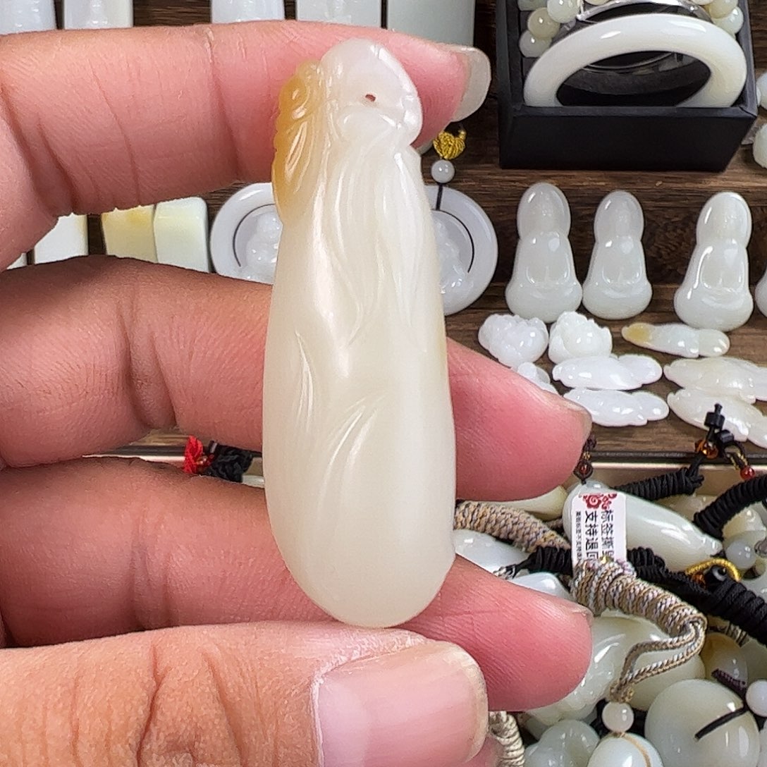 新***晴和田玉未镶嵌颈饰