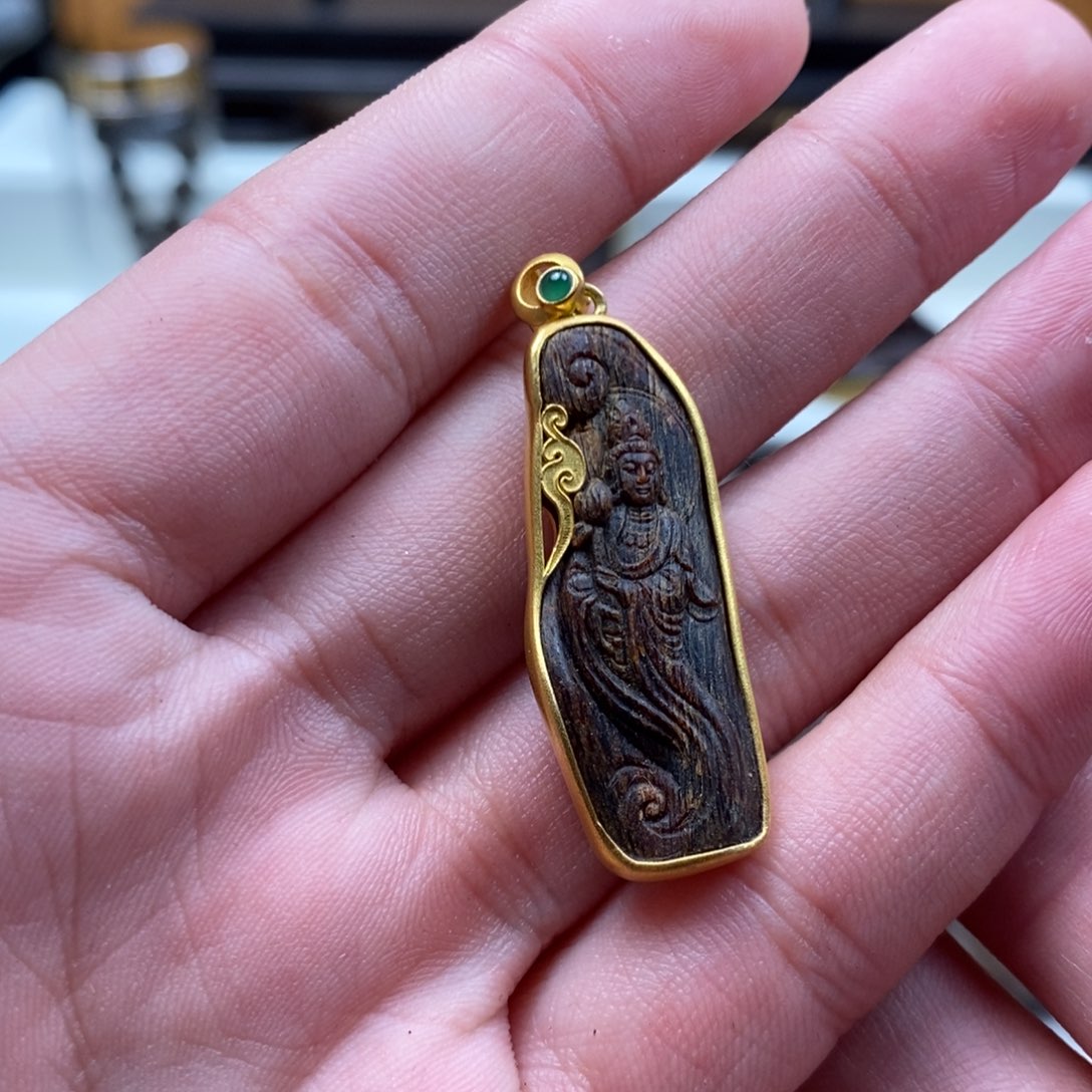 沉香吊坠越南芽庄老白棋沉水级吊坠