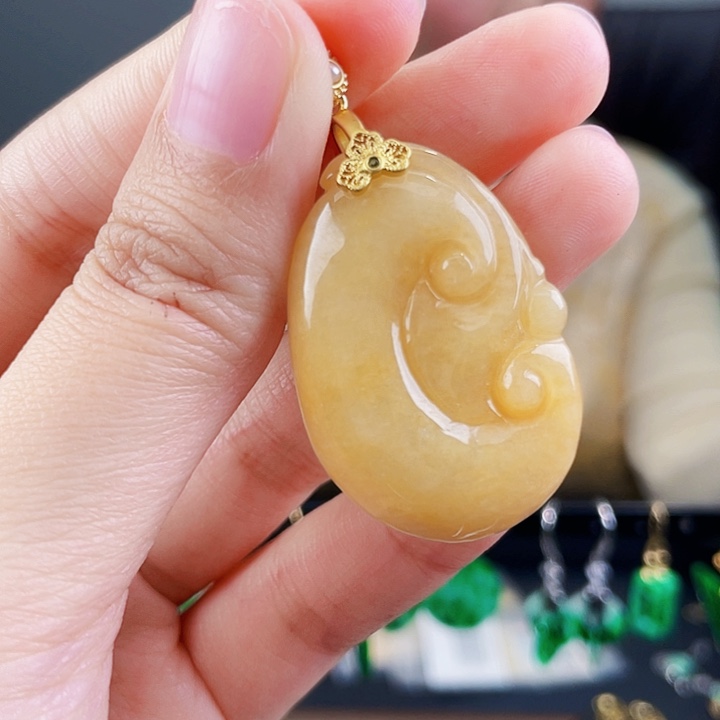 翡翠颈饰未镶嵌饰品