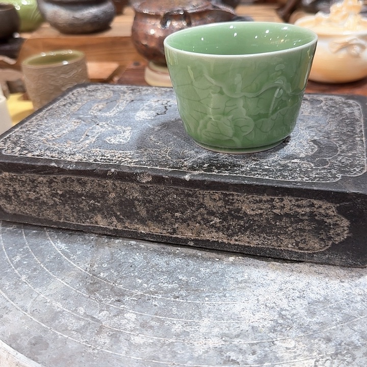 主人杯一个，瓷。。品茗瓷