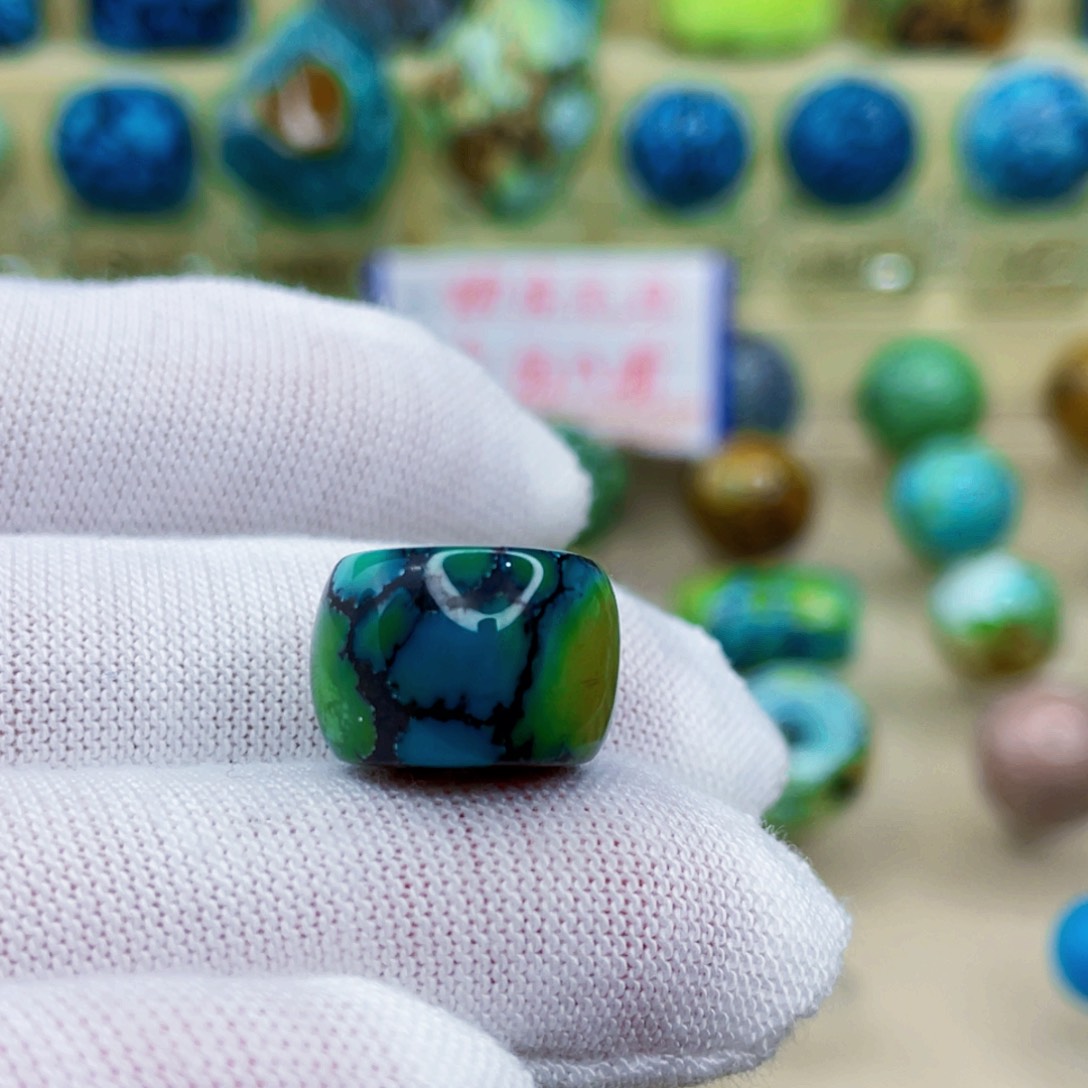 未镶嵌绿松石颈饰