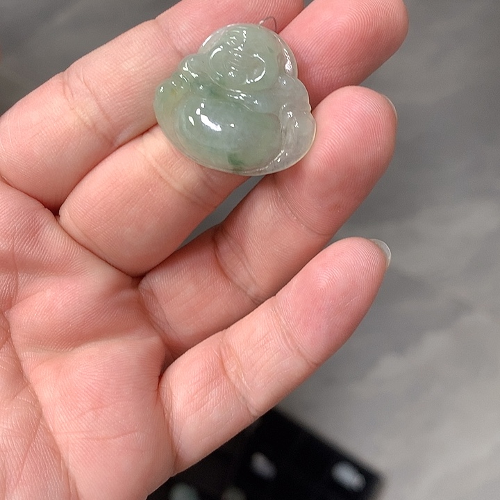 翡翠颈饰未镶嵌佛